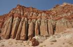 Enormes colunas de pedra no Red Rock Canyon State Park, perto de Mojave, na Califórinia - EUA